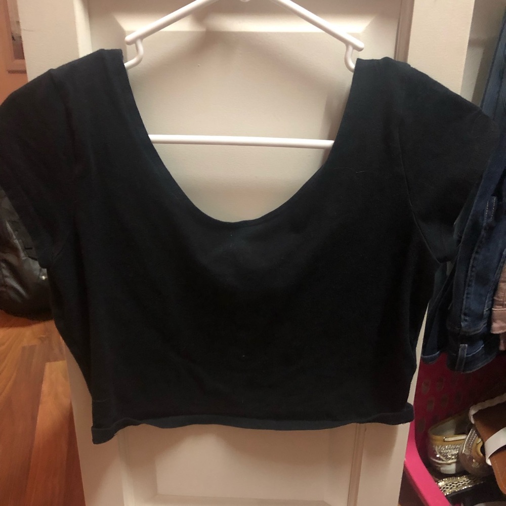 Crop tops!! - Picture 3 of 8